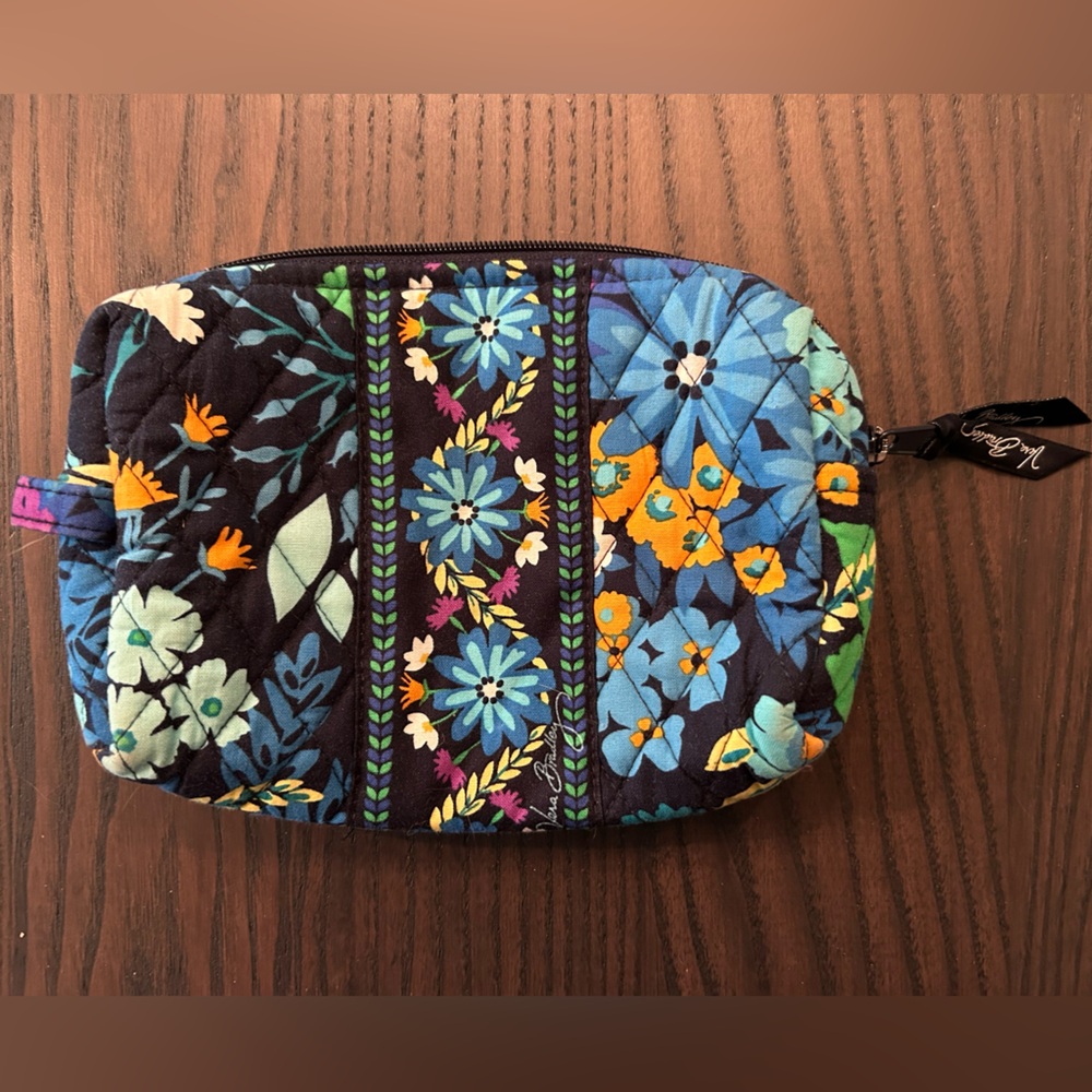 Vera Bradley Med. Cosmetic Bag/Pouch - Multicolored Blue Floral Print (Retired)